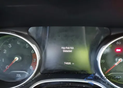 2018 Jeep Compass Latitude 4X4 z USA, uszkodzony, nr VIN 3C4NJDBB8JT366401